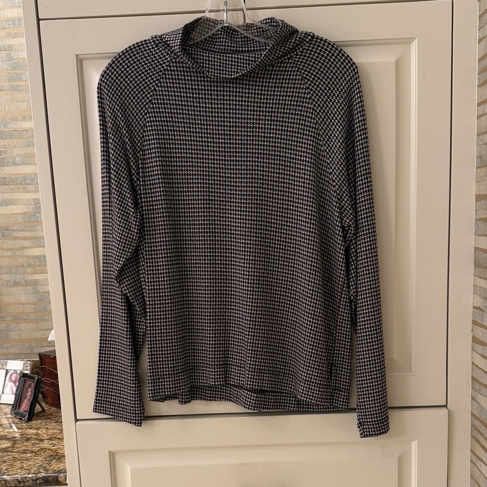 Lou and Grey Black and Brown houndstooth Long Sleeve Top